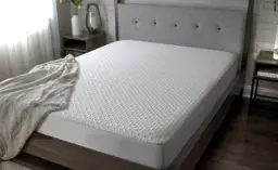 Sleeping Hot? Maybe Cooling Mattress Protectors Are For You