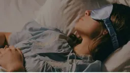 Silk Bonnet vs. Silk Pillowcase: Which One Your Hair Actually Needs